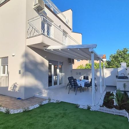 White House Posesi Villa Medulin Bagian luar foto