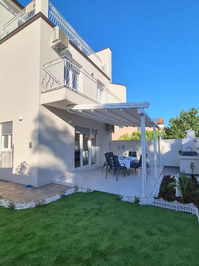 White House Posesi Villa Medulin Bagian luar foto