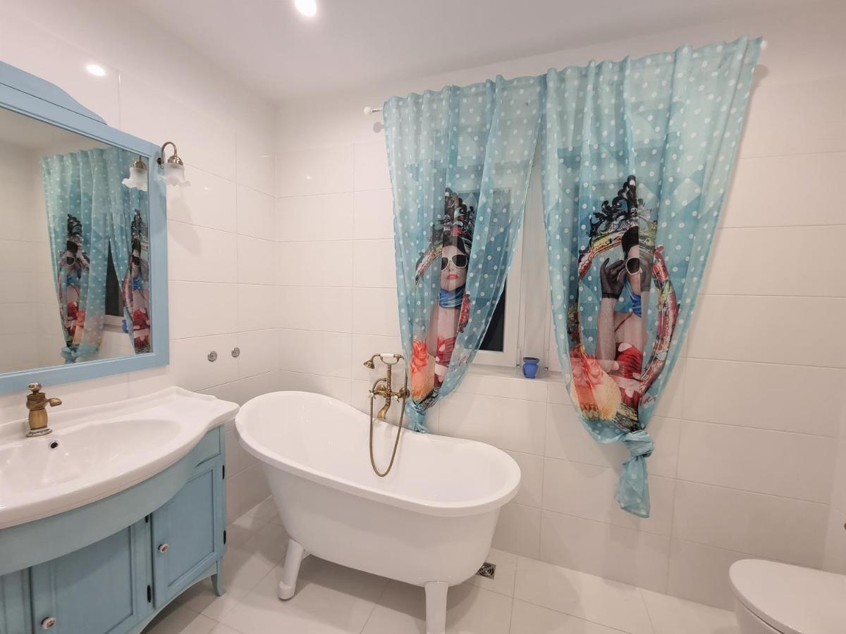 White House Posesi Villa Medulin Bagian luar foto
