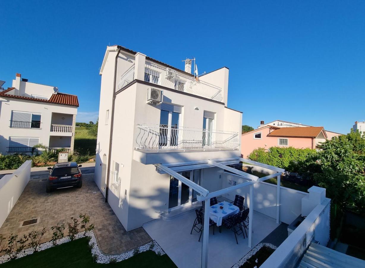 White House Posesi Villa Medulin Bagian luar foto